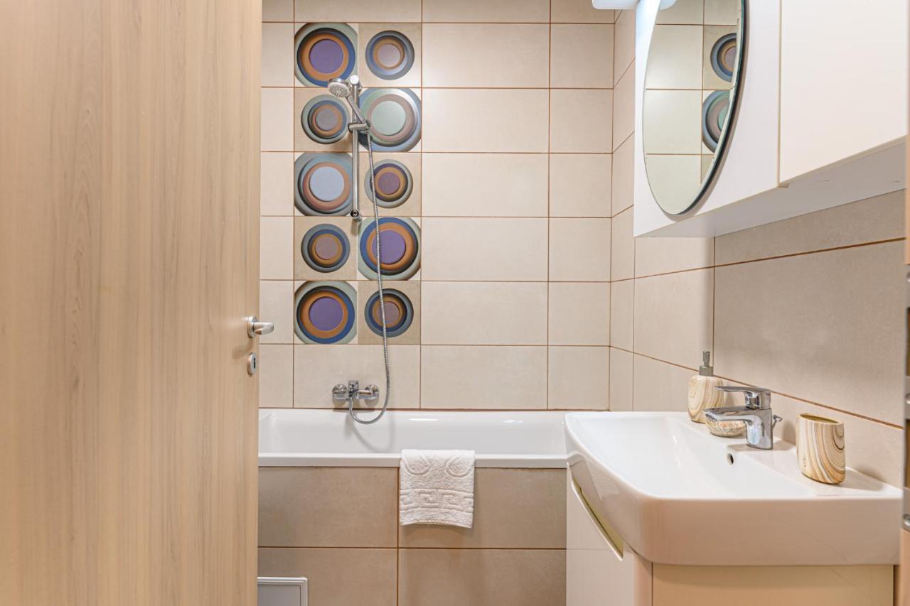 Jad - Luxury Apartments Afi Mall Braşov Extérieur photo