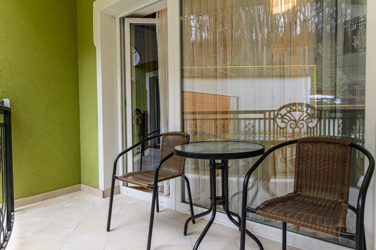 Jad - Luxury Apartments Afi Mall Braşov Extérieur photo
