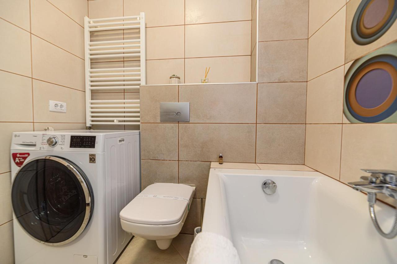 Jad - Luxury Apartments Afi Mall Braşov Extérieur photo