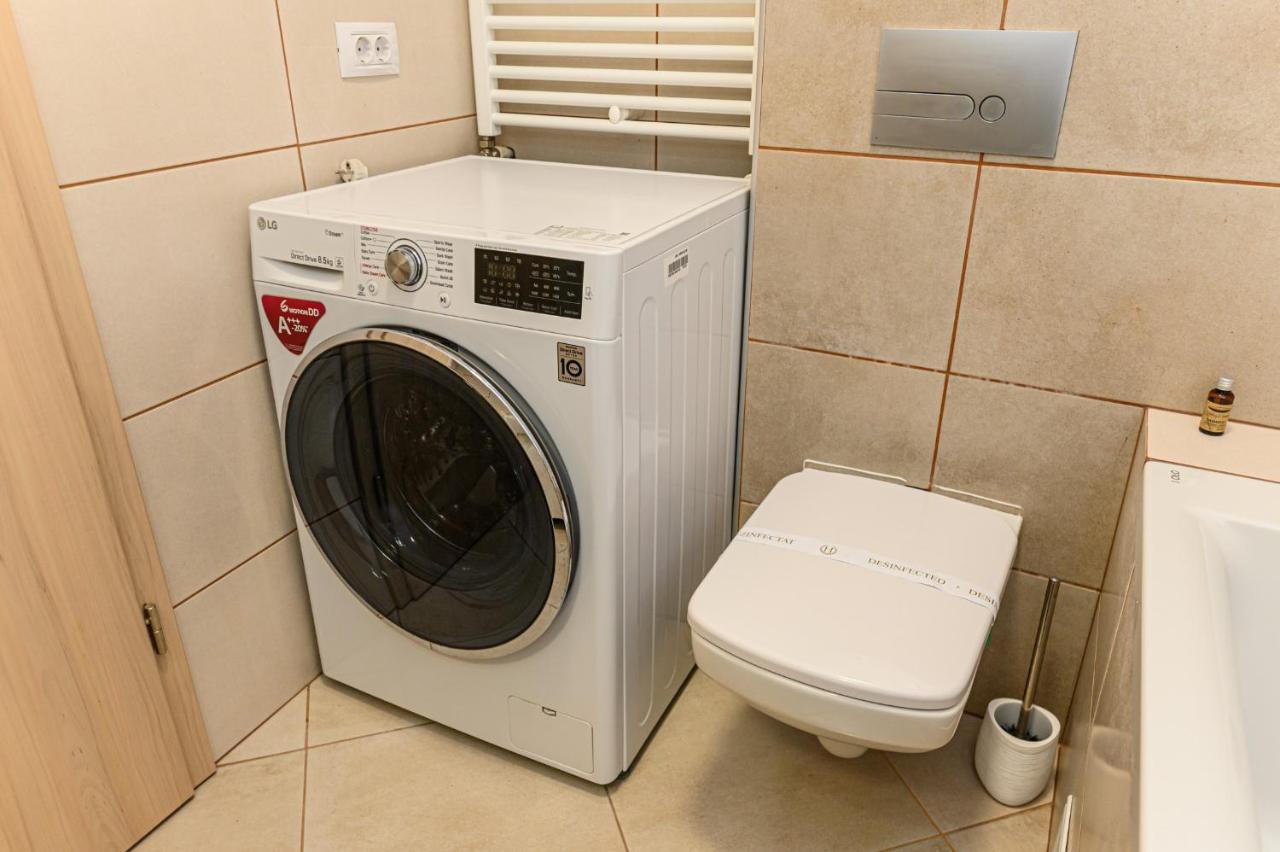 Jad - Luxury Apartments Afi Mall Braşov Extérieur photo