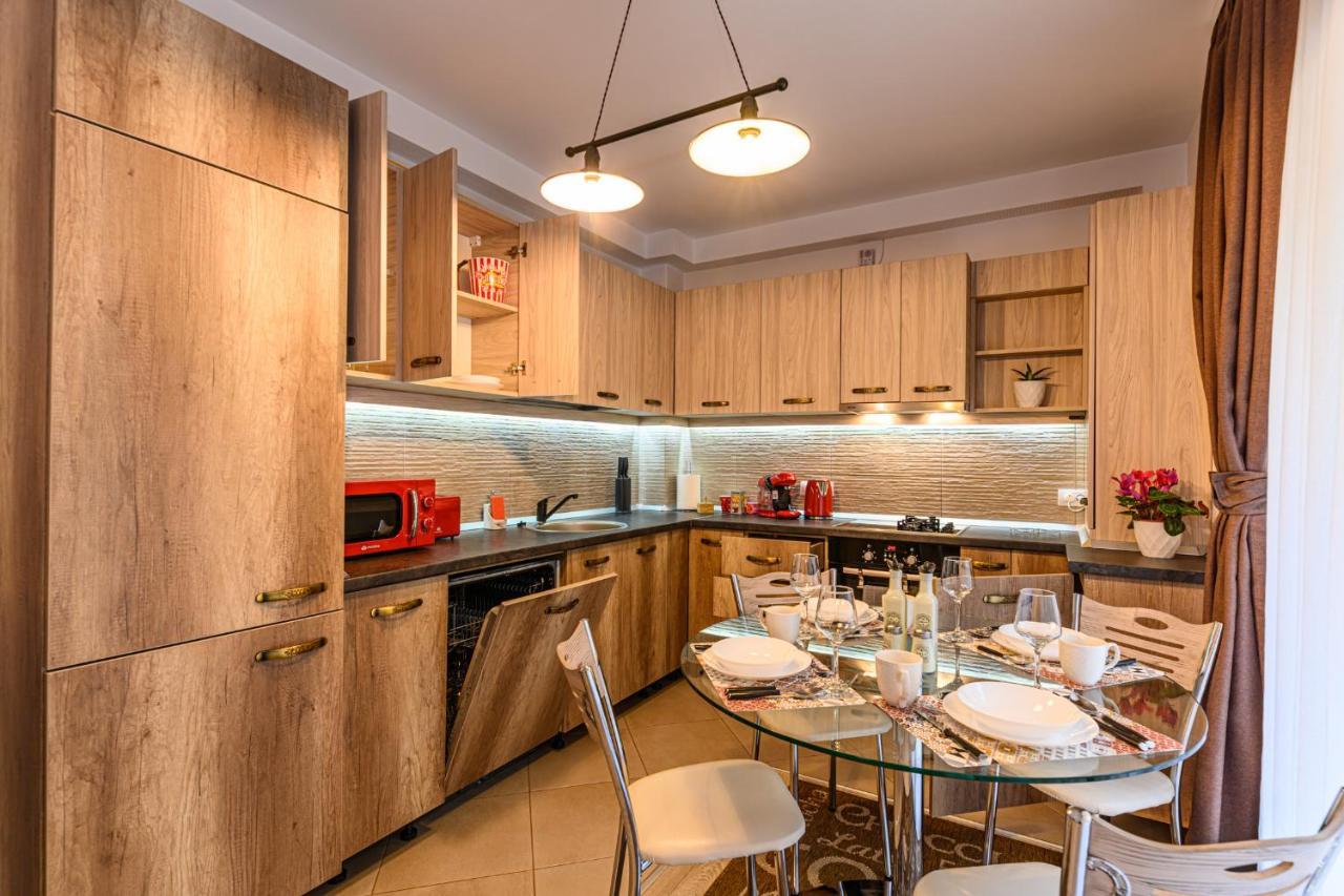 Jad - Luxury Apartments Afi Mall Braşov Extérieur photo